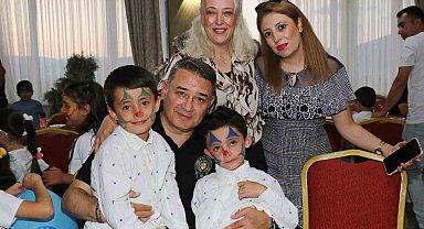 Uyum programına başlayan öğrencilere, polis evinde motivasyon programı