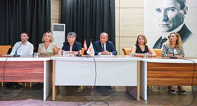 Uzmanlar Alzheimer'i anlattı