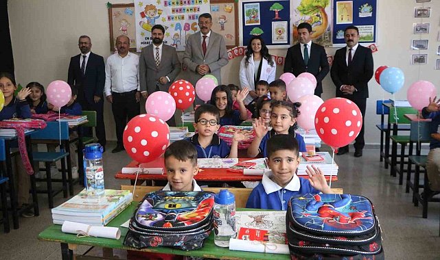 Vali Ali Çelik'ten öğrencilere eğitim öğretim yılı hediyesi