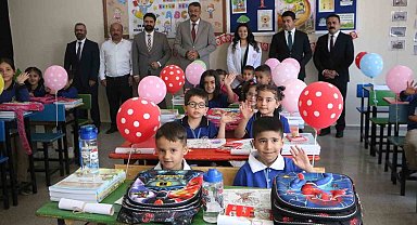 Vali Ali Çelik'ten öğrencilere eğitim öğretim yılı hediyesi