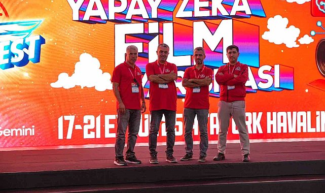 Vali Aslan başarılı öğretmeni tebrik etti