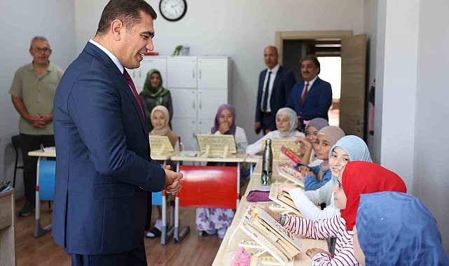 Vali Aslan kız Kur'an kursu öğrencileriyle bir araya geldi