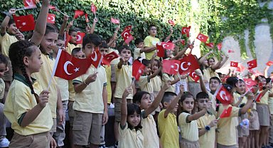Vali Aygöl zili çaldı, çocukların mesaisi başladı
