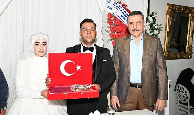 Vali Çiftçi, Gazi Samet Kulaç'ın düğün törenine katıldı