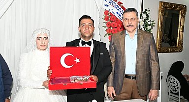 Vali Çiftçi, Gazi Samet Kulaç'ın düğün törenine katıldı