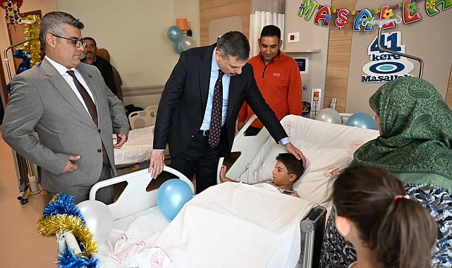Vali Çiftçi sünnet olan çocuklara hastanede ziyaret etti