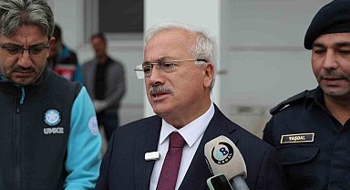 Vali Kumbuzoğlu: "Kazada 2 jandarma şehit oldu, 1 vatandaş hayatını kaybetti"