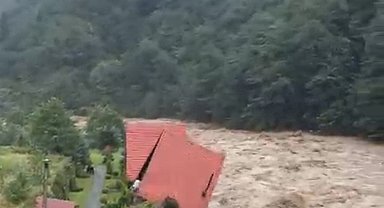 Vali uyarmıştı, devletten önce sel yıktı