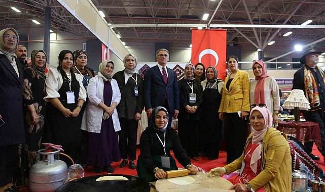 Van Büyükşehir Belediyesi 3. Van Gurme ve Gastronomi Fuarı'nda yöresel lezzetleri tanıtıyor