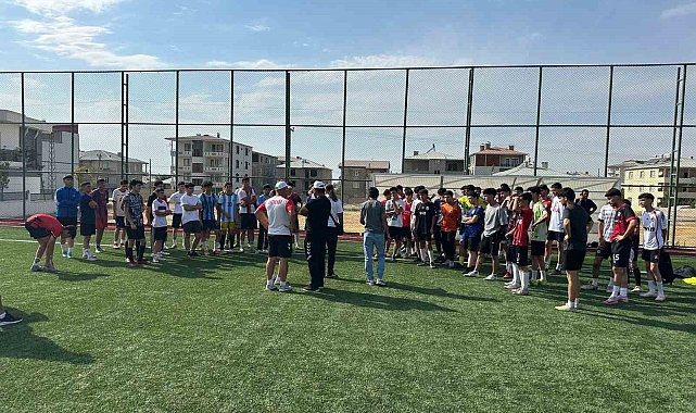 Van Büyükşehir Belediyespor futbolcu seçmelerine yoğun ilgi
