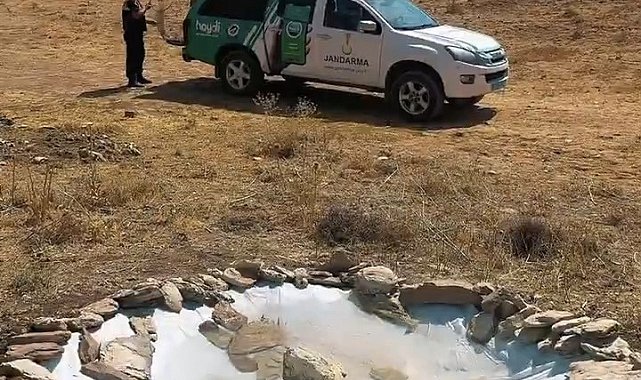 Van jandarmasından yaban hayatına minik su havuzları