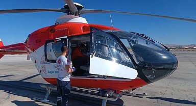 Van'da 34 günlük bebek uçak ambulansla İstanbul'a sevk edildi