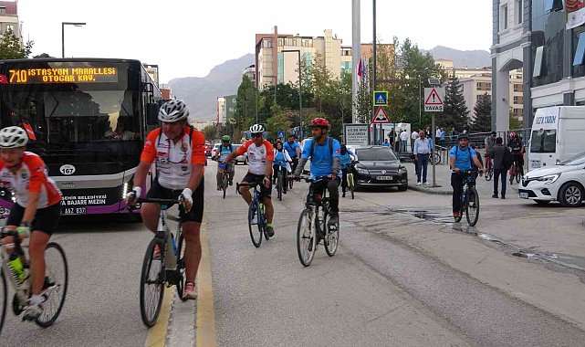 Van'da bisikletliler Avrupa Hareketlilik Haftası için pedal çevirdi