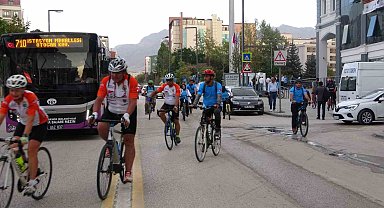 Van'da bisikletliler Avrupa Hareketlilik Haftası için pedal çevirdi