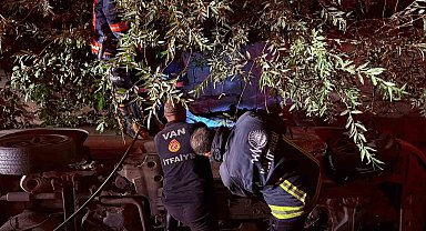 Van'da otomobil su kanalına düştü: 1 yaralı