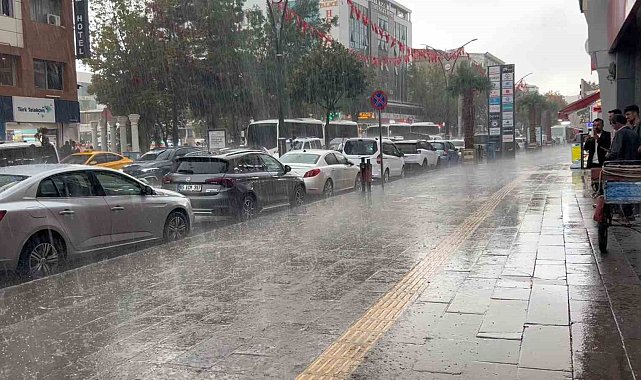 Van'da sağanak yağış