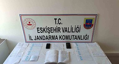 Vatandaşlara zorla senet imzalatarak borçlandıran şahıslar jandarma tarafından yakalandı