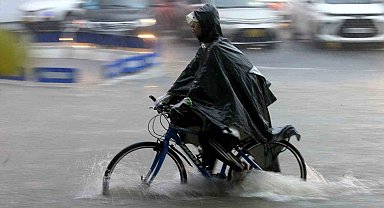 Vietnam'ı vuran Bualoi Tayfunu'nda can kaybı 19'a yükseldi