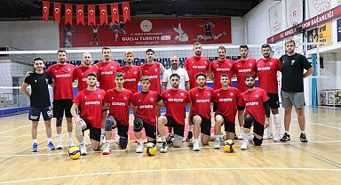 Voleybol takımı yeni sezona hazırlanıyor
