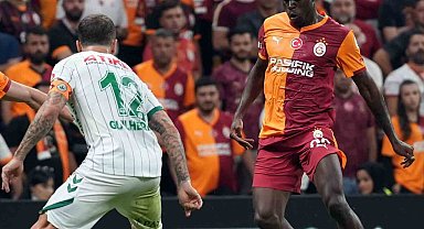 Wilfried Singo: "Benim için önemli olan sahada performans göstermek"