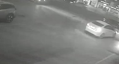 Yalova'da Altınova Belediyesi'nin makam aracı kaza yaptı