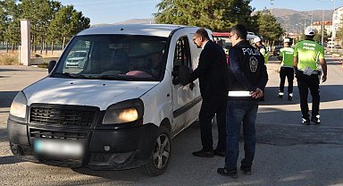 Yalvaç'ta motosiklet ve servis araçlarına yönelik denetimde 392 bin 279 TL para cezası kesildi