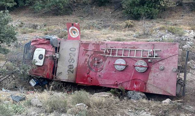 Yangın bölgesinden dönen arazöz şarampole yuvarlandı