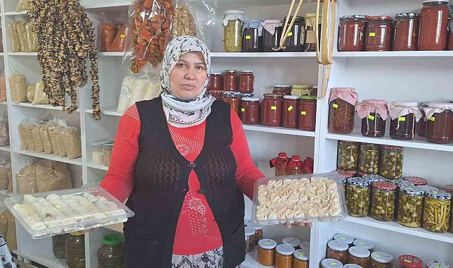 Yaptığı yöresel lezzetlerle hem evini geçindiriyor hem de kadınlara istihdam sağlıyor