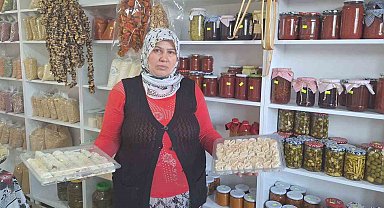 Yaptığı yöresel lezzetlerle hem evini geçindiriyor hem de kadınlara istihdam sağlıyor