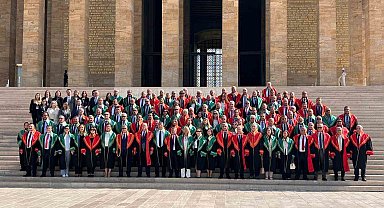 Yargıtay üyeleri, adli yılın açılışı dolayısıyla Anıtkabir'i ziyaret etti