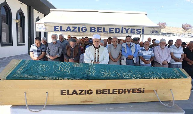 Yarım saat ara ile 2 otomobilin çarptığı yaşlı adam hayatını kaybetti
