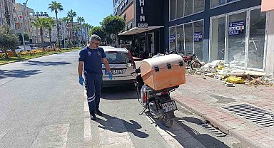 Yayalara yol veren otomobile arkadan çarpan motosiklet sürücüsü yaralandı