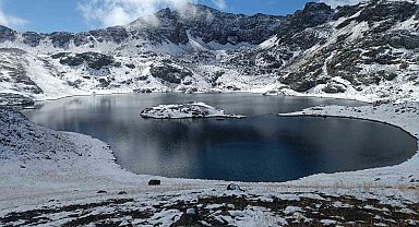 Yedigöller'de muhteşem kar manzarası