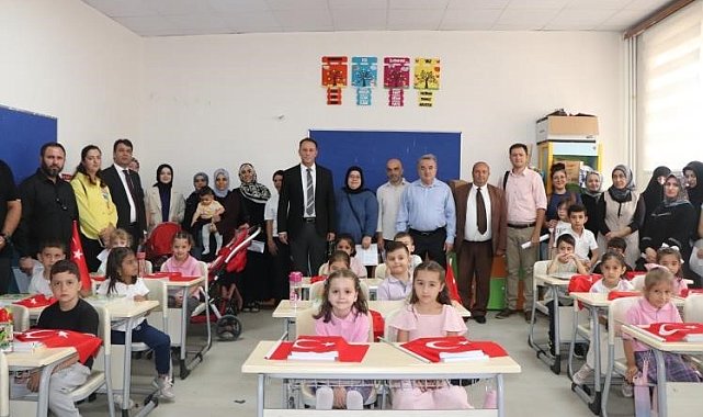 Yeni eğitim yılında Kaymakam Öztürk öğrencilerle buluştu