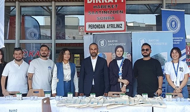 Yeni öğrencileri rektör karşıladı
