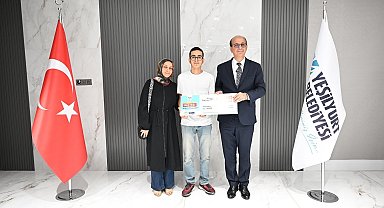 Yeşilyurt'ta YKS'de ilk 2 bine giren öğrencilere ödül