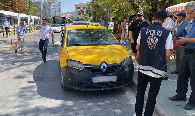 Yıprandığı için gözükmeyen yaya geçidinin çevresinde korkutan kaza