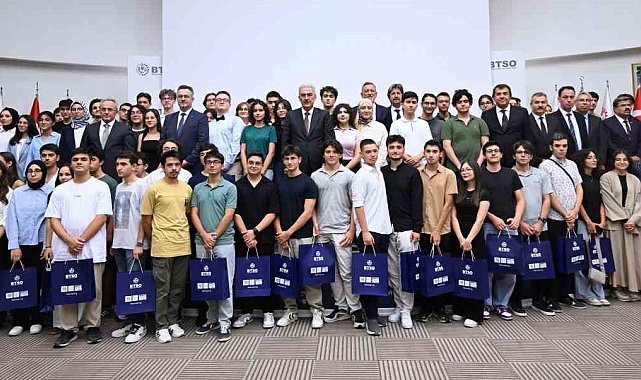 YKS'de dereceye giren Bursalı gençler BTSO'da ödüllendirildi
