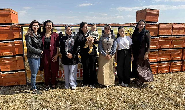 Yüksekova'da arıcılığa kadın eli değiyor: "Bin 275 kovan desteği verildi"