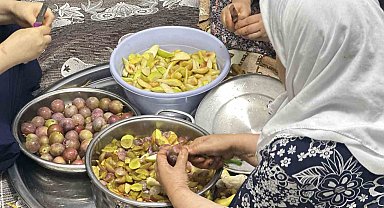 Yüksekova'da kış hazırlığı: Pestil yapımı sürüyor