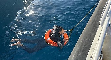 Yüzerek Yunanistan'a geçmeye çalıştı