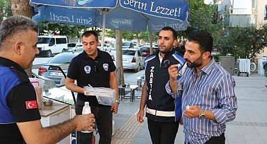 Zabıtadan lokum ve kolonyalı kaldırım işgali uyarısı