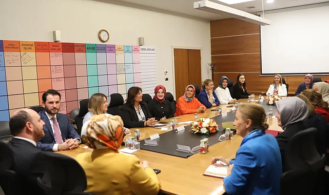 Zekiye Tekin, AK Parti Kadın Kolları istişare toplantısına katıldı