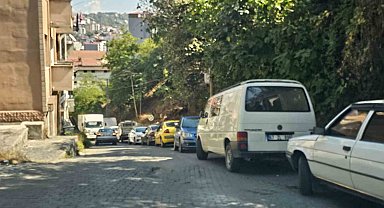 Zonguldak'ta hatalı park çileden çıkarttı; vatandaşlar 'duba' istiyor