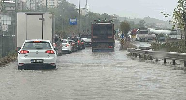 Zonguldak'ta şiddetli yağış ulaşımı aksattı
