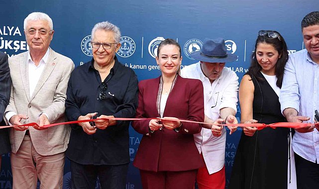 15. Antalya Kitap Fuarı kapılarını açtı