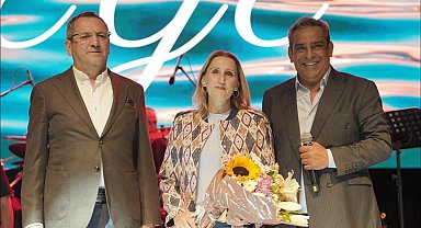 20. Ayvalık Uluslararası Zeytin Hasat ve Turizm Festivali'nde "Ege" rüzgârı esti