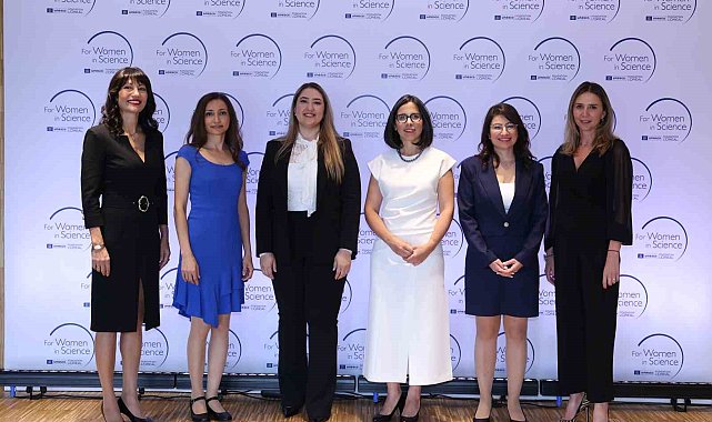 'Bilim Kadınları İçin' Programı'nın 20 yılı aşan yolculuğu kitap oldu