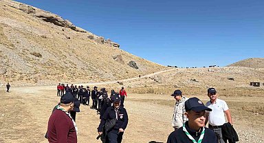 'Niğde Gençlerine Sahip Çıkıyor' projesi kapsamında doğa yürüyüşü düzenlendi