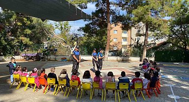 Acıpayam'da miniklere polis sevgisi, vatandaşa ise dolandırıcılık anlatıldı